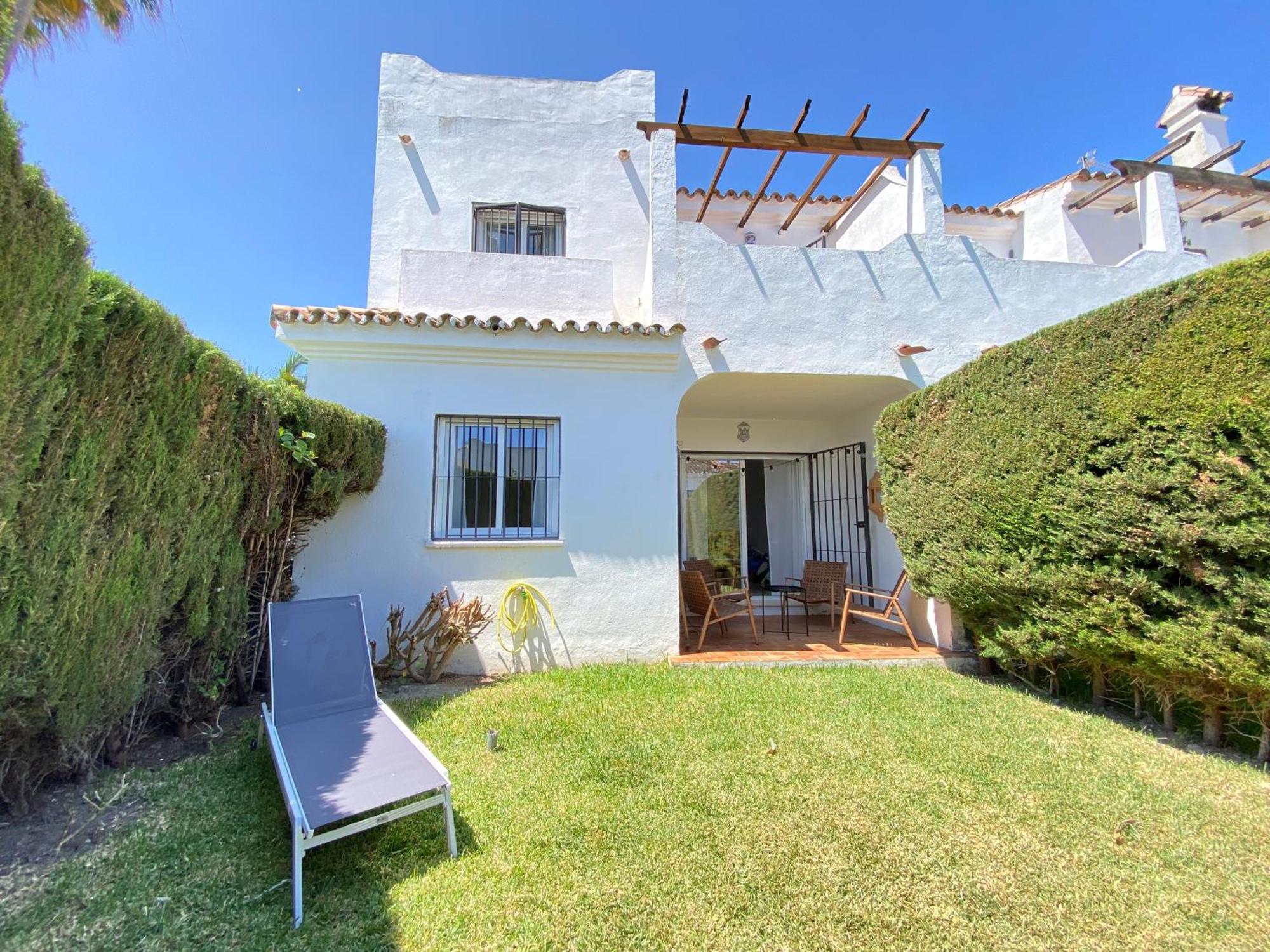 Townhouse W/Sea View & Garden Villa Estepona Eksteriør bilde