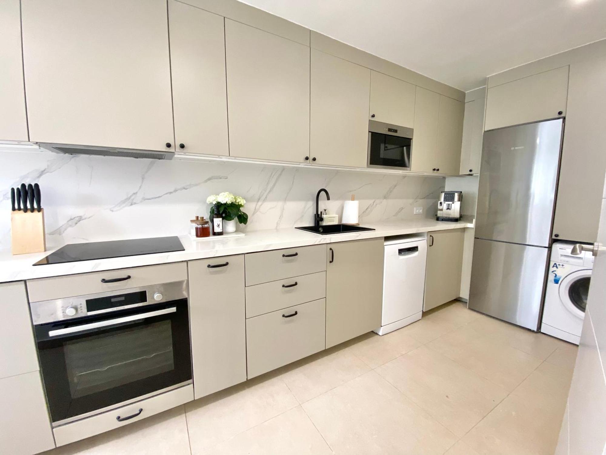 Townhouse W/Sea View & Garden Villa Estepona Eksteriør bilde